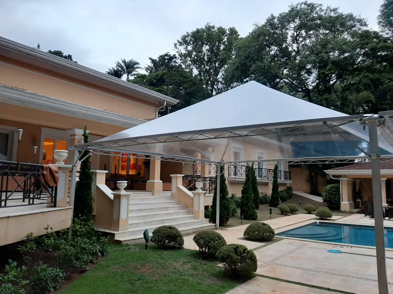 Tenda cristal GS3 montada para evento